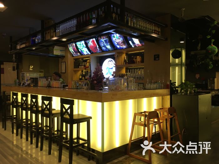 英雄欢乐餐厅·夜宵(欧亚达旗舰店)吧台图片 第4张