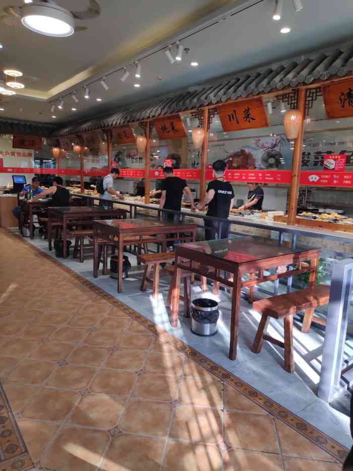 格外香大食堂(凤凰店)-"环境什么的真的可以,比好多快餐店不知好多.