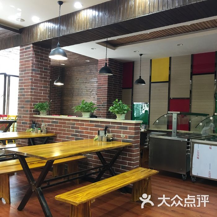 砂锅佬快餐店