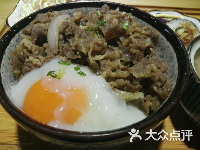 温泉蛋牛丼饭
