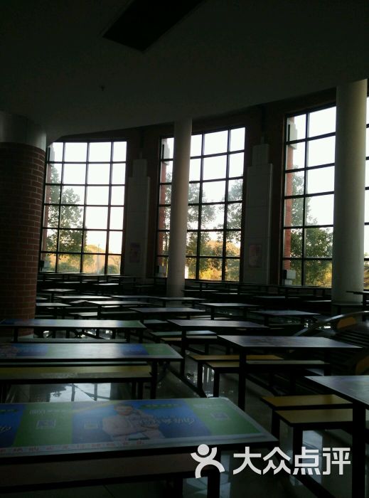 华东政法大学(松江校区)-食堂 吃了四年的饭图片-上海