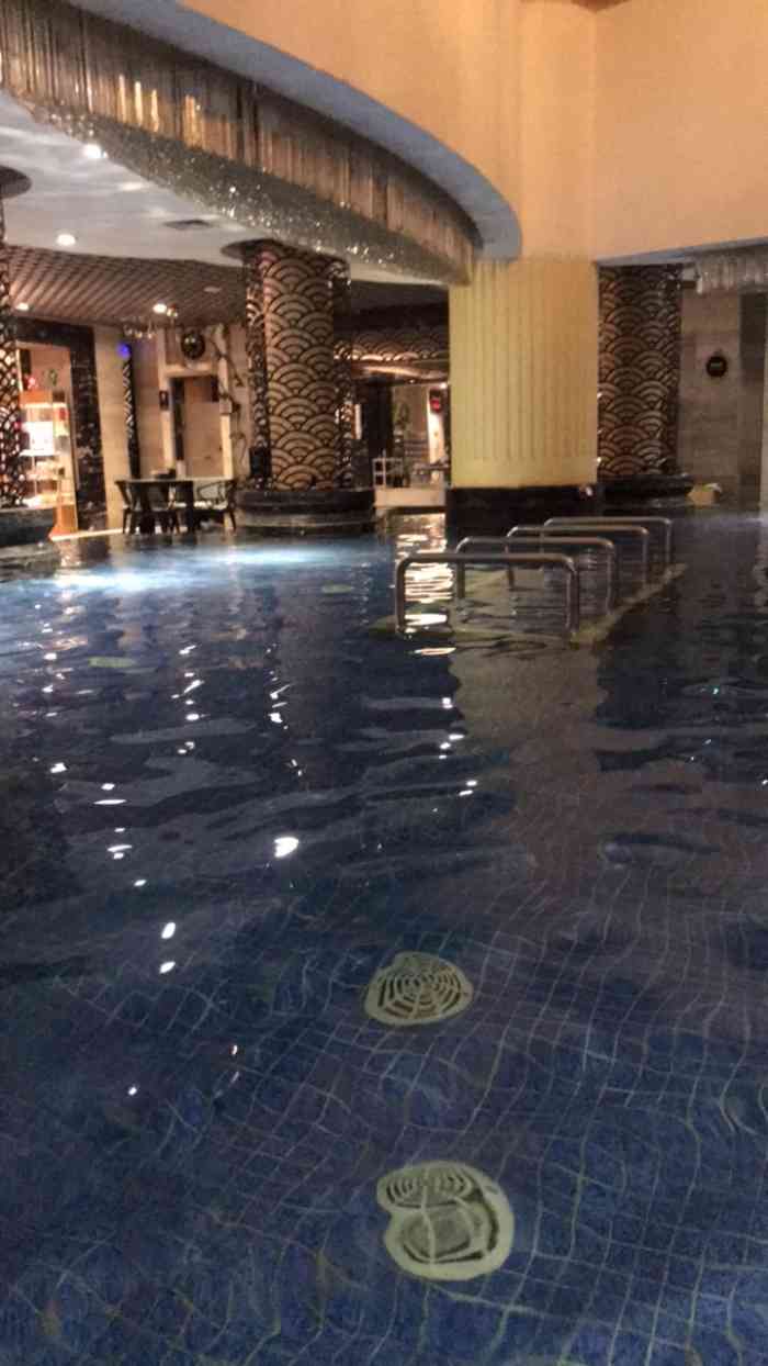 海德温泉洗浴"地理位置很好找,真的也是开了太久的很好的.