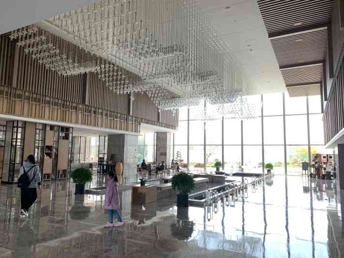 徐州万豪酒店-"万豪选址好像都很棒,坐落云龙湖边上,.