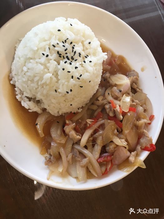 盖浇饭洋葱肉丝
