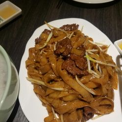 鹅夫人(吴中路万象城店)的干炒牛河好不好吃?