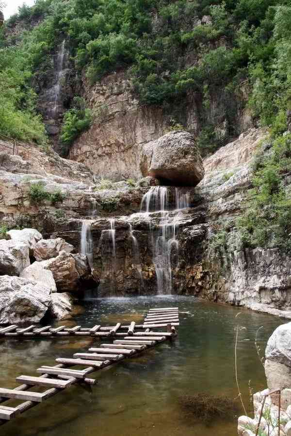 大平台龙居瀑布旅游区