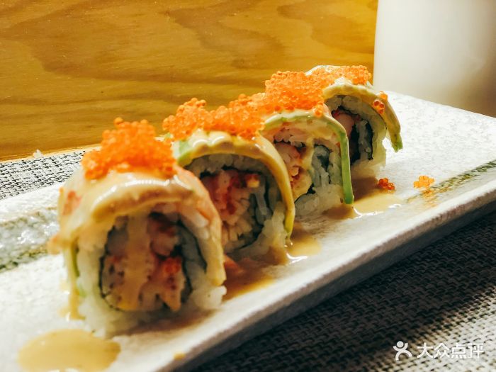 牛油果鲜虾卷
