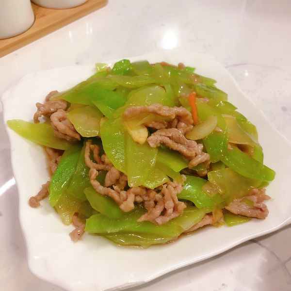 莴苣炒肉