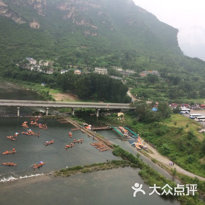 十渡龙湖湾漂流