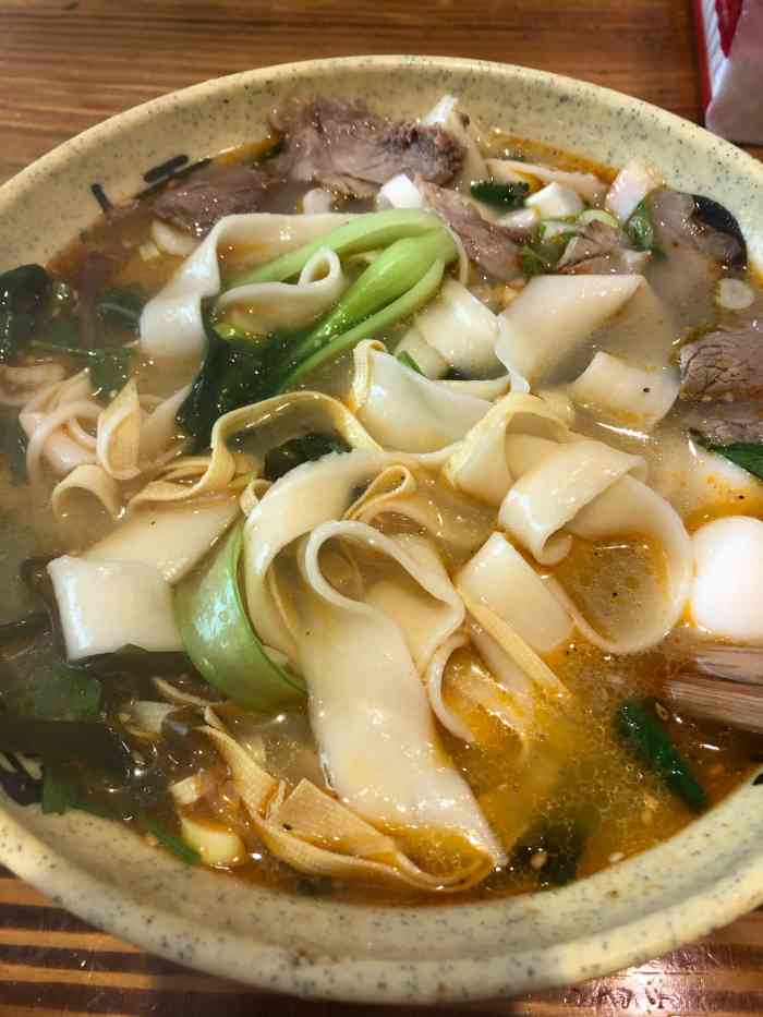 河南特色烩面-"「红烧牛肉烩面」饭点去的,大多数顾客