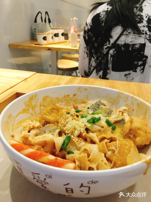 【位置】地点在湾悦城一楼内圈商业街里,太.美食书目专题介绍图片