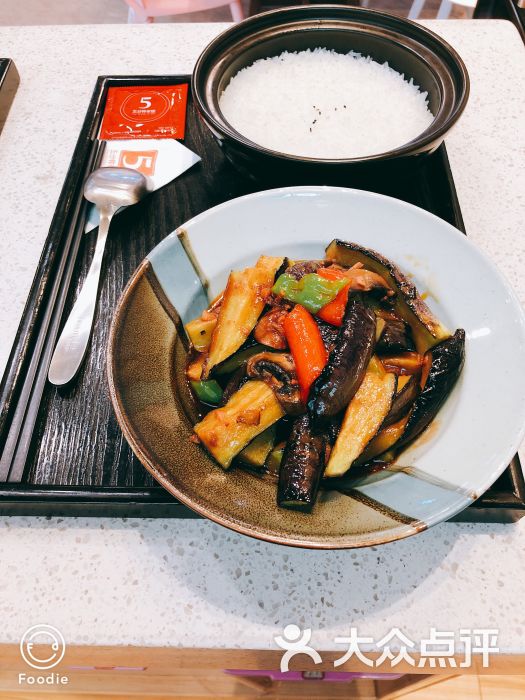 5分钟米饭:带儿子去吃的,番茄小鱼很嫩,有.兰州