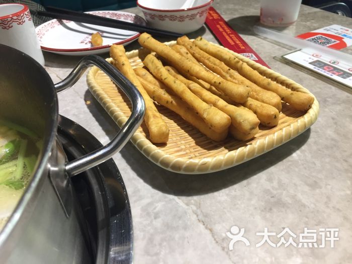 汕锦记牛肉丸火锅(中原万达店)茴香小油条图片 第1张