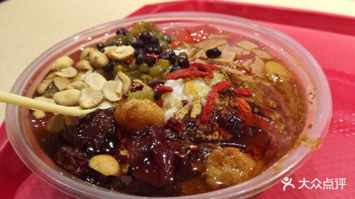 地址:解放碑步行街在解放碑步行街,好吃街.-小仓前广场美食录取名单图片