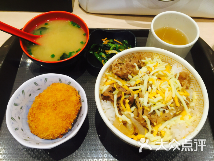 食其家(张府园店)起司牛丼味增汤可乐饼套餐图片 第626张