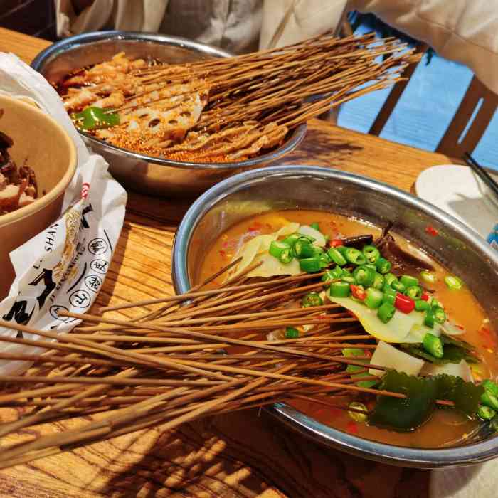 叶婆婆钵钵鸡(乐山老店)