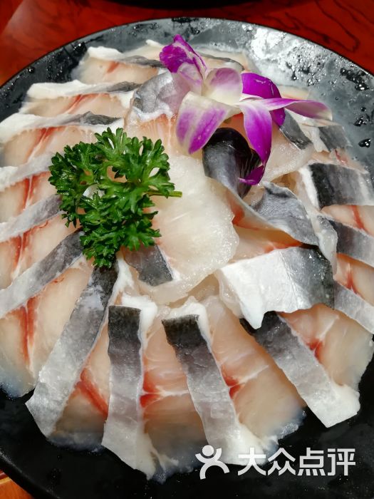 捞品鲜养生猪肚鸡火锅料理-湄公河巴沙鱼片图片-大连