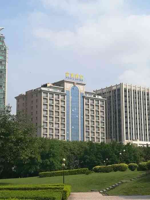 富莱酒店-"位置处于镇中心地带 服务人员水准高."