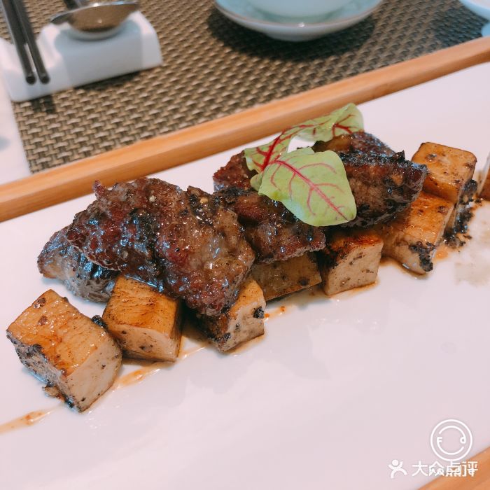 黑松露牛肉粒炒杏鲍菇