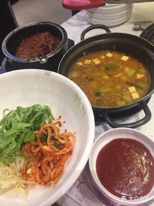 吴中路上万象城新开张,大型的shoppingmall.-