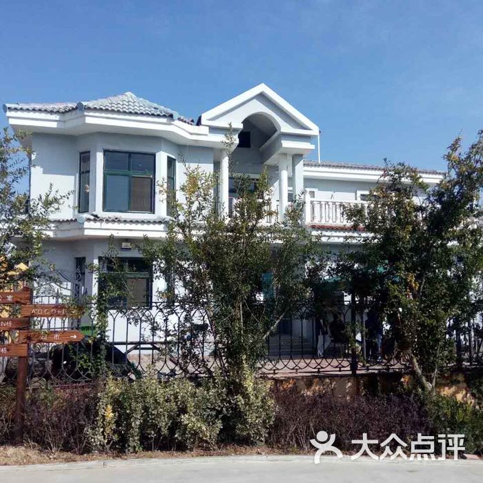 三梦季轰趴地基图片别墅花园别墅图片