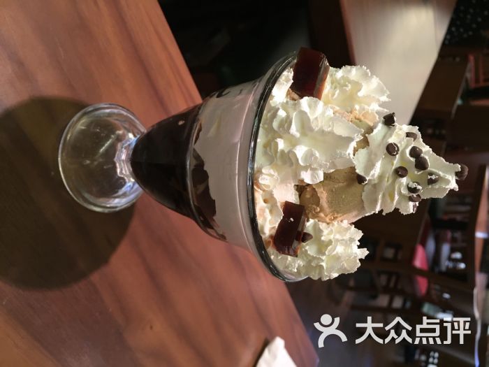 梦到杯子裂了,解析梦境中微妙信号的深层含义 梦到杯子裂了,解析梦境中微妙信号的深层含义