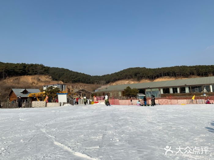 千山温泉滑雪场图片