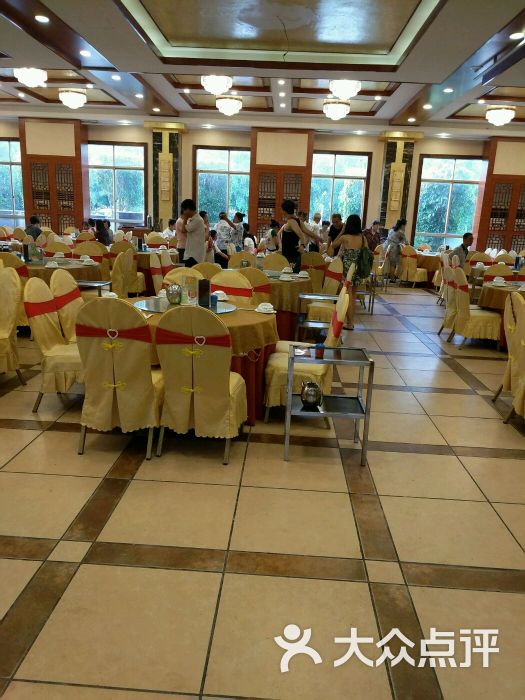 琼菜王美食村图片 - 第1张