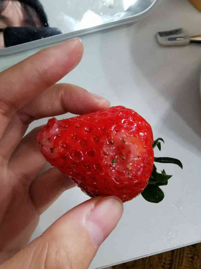 经常会发现很多压伤伤的草莓,所以洗完尽快吃