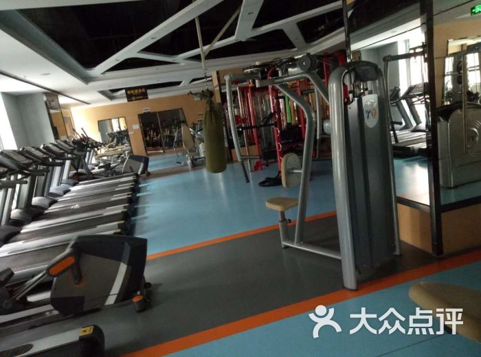 乐享健身俱乐部-跑步机图片-深圳运动健身