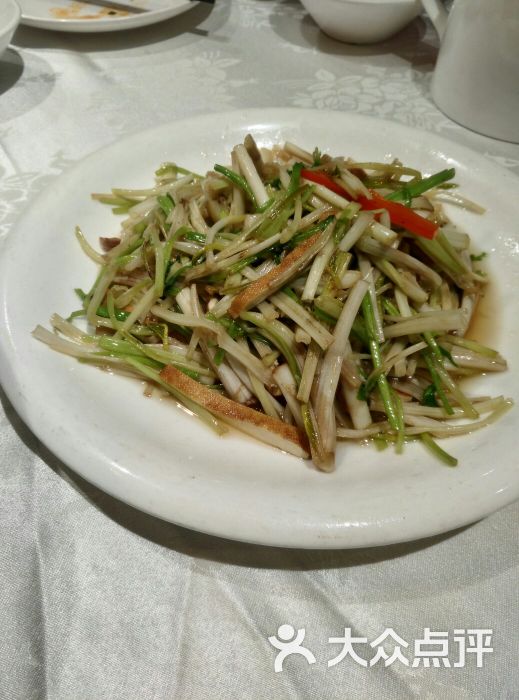 水芹菜炒干丝