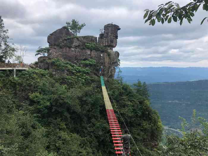 万寿山景区-"恰逢七夕,畅游万寿山景区,男女石柱凄美.