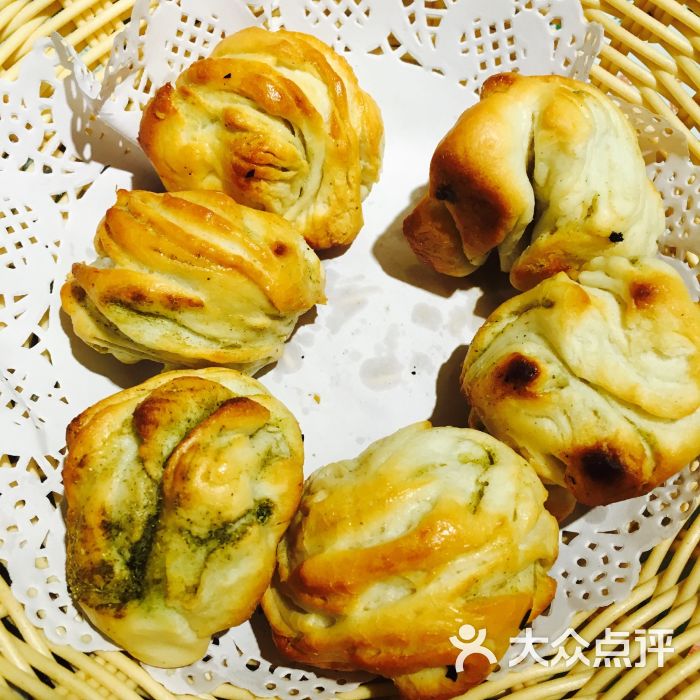 馕坑烤小花卷
