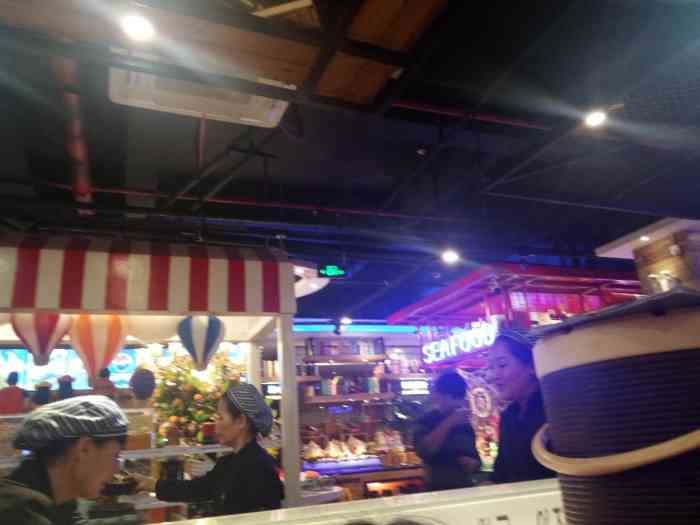 韩尚馆烤肉火锅自助餐厅(嘉乐城店"防城区嘉乐城里面三楼,去的时候