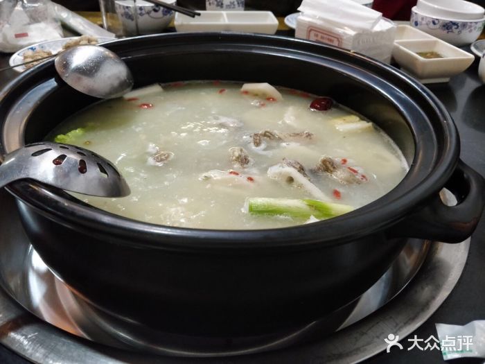 绿豆养生排骨汤锅图片