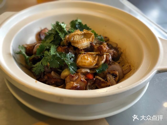 啫啫鲍鱼鸡煲