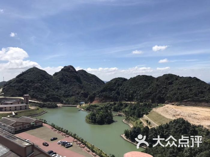 凤凰山天池景点图片 - 第1张