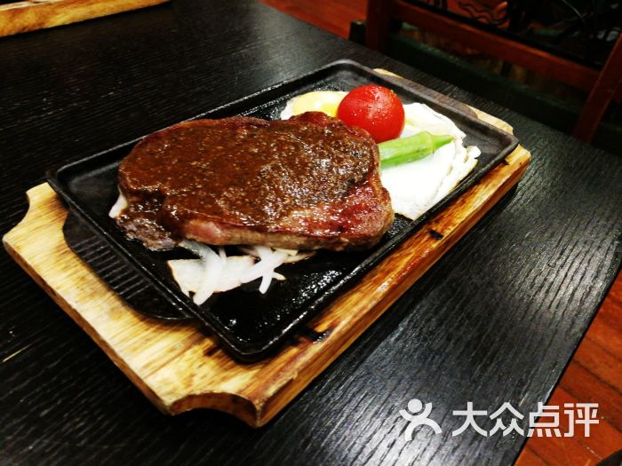 铁板黑胡椒牛排