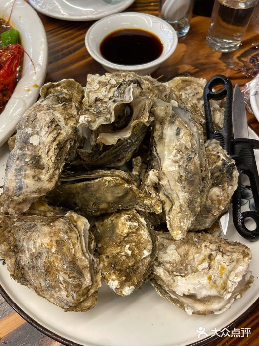 于大龙虾烤羊腿(江阴河北街店)乳山生蚝图片