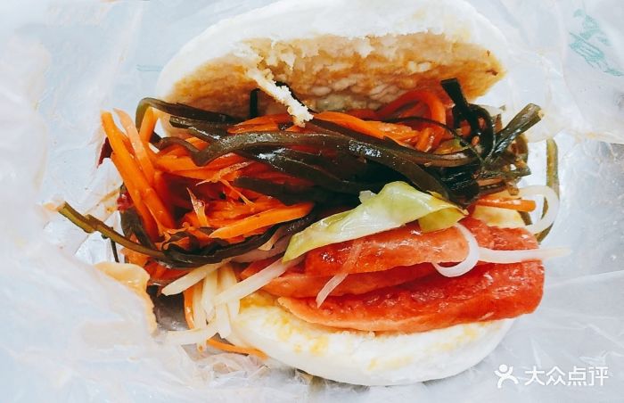 西安外国语大学学生食堂(雁塔校区)广味香肠夹馍图片 第4张