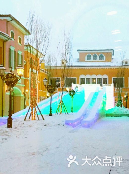 哈尔滨松北区的奥特莱斯枫叶小镇有儿童乐园吗