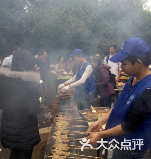 烧烤配送(聚一聚烧烤配送北湖店)南宁聚一聚户外烧烤专业烧烤大师图片