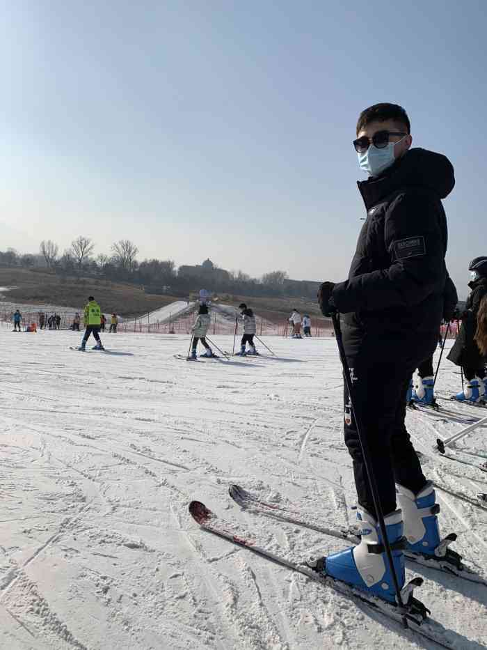 华彬生态园滑雪场