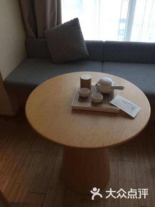 全季酒店(上海陆家嘴八佰伴店):硬枕头?没有。