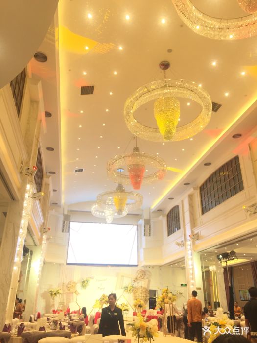 比金皇庭好吃点心出品比较唔错[呲牙][呲牙]-