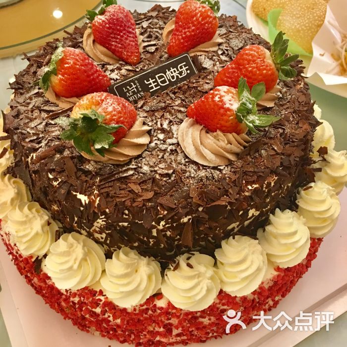 乐兹米亚(虹桥路店)双层奶油蛋糕图片 - 第1张