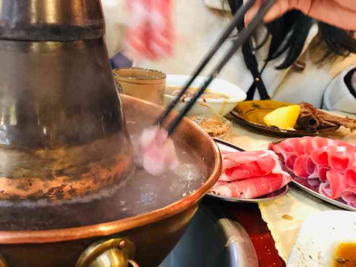 北平楼老北京涮羊肉(龙舟路店)-"菜品很新鲜,佐料丰富