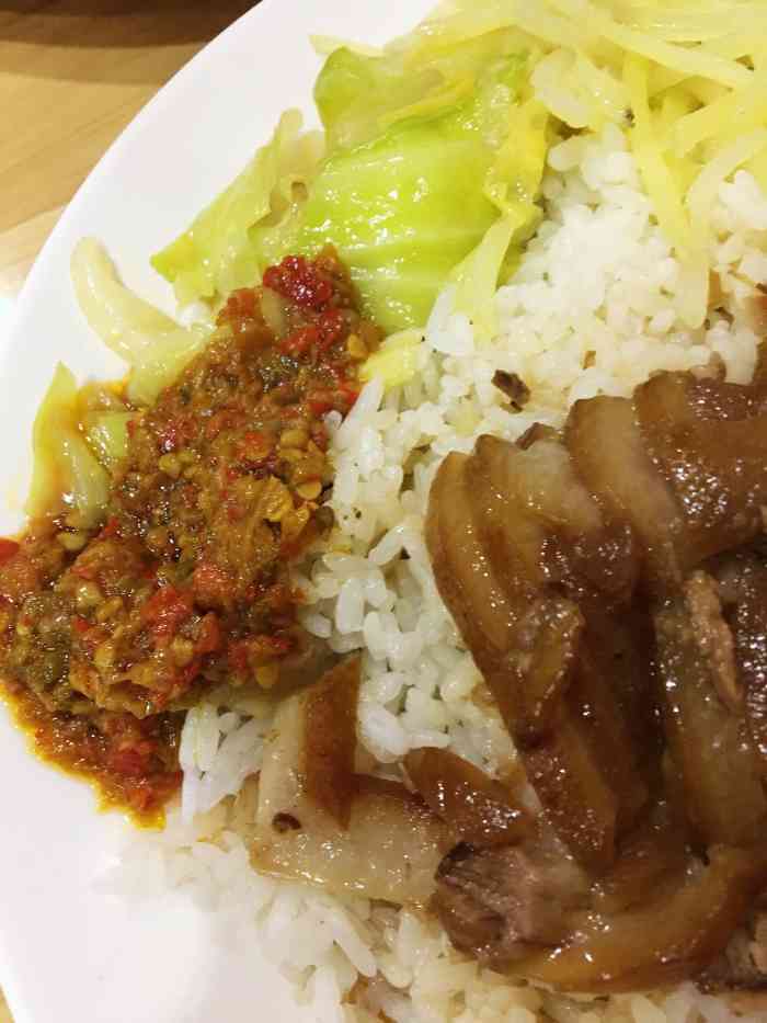 隆江肘子猪脚饭(璧山一店"点的这家的外卖,不好吃!饭很硬,肉很腻!