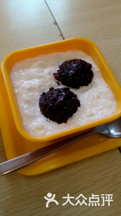 白雪黑糯米