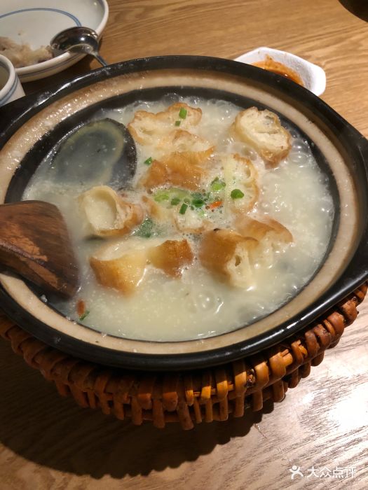 绿色吴家粥铺(五角场店)双黄皮蛋瘦肉粥图片